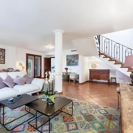 Jacelia Villa